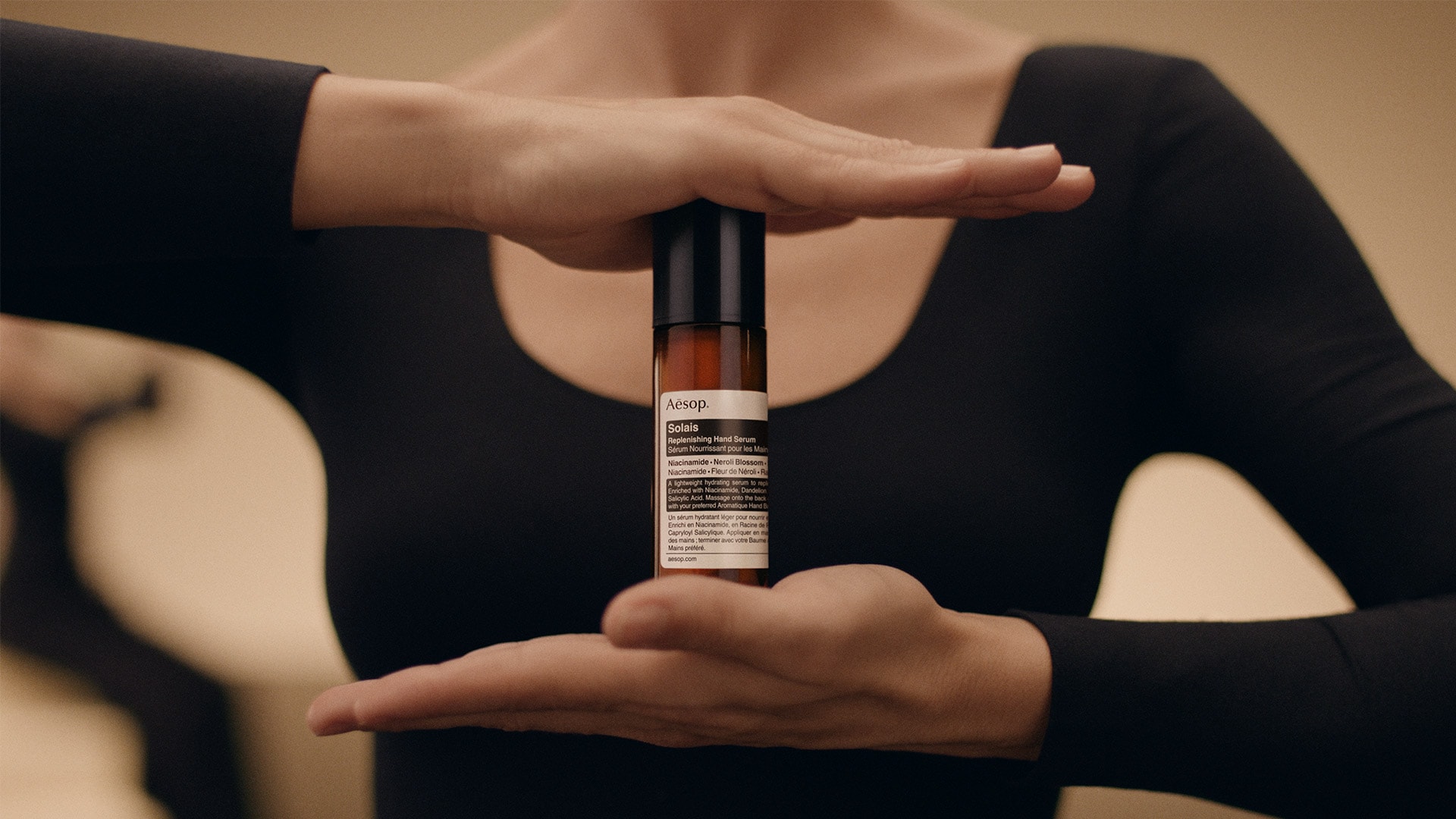 Solais Replenishing Hand Serum